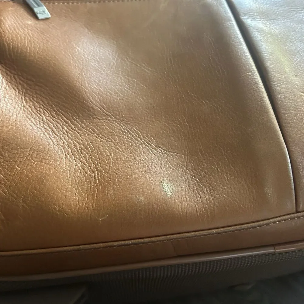 Solo New York Walker Brown Camel Leather Briefcase Laptop Rolling Travel Bag